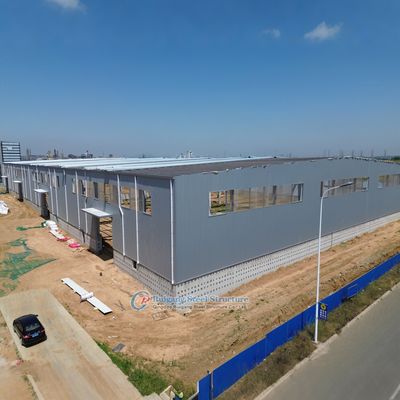 맞춤형 강철 구조 창고 (자연 채광용 반투명 패널 포함)